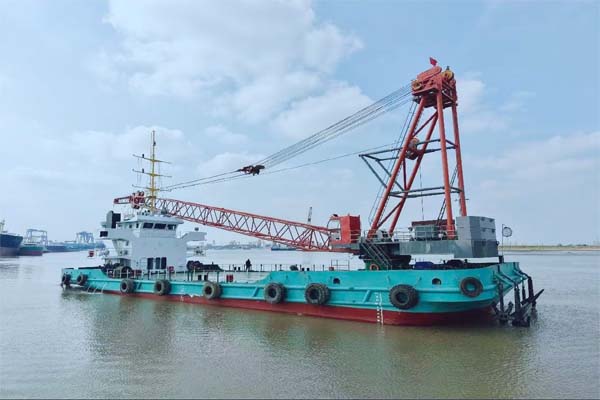 70 Ton Floating Crane