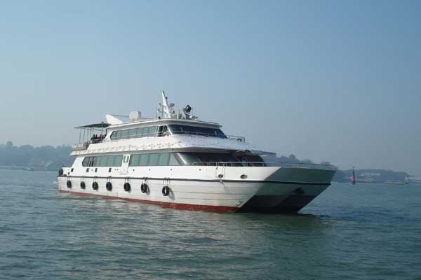 32 M 200 PAX Catamaran