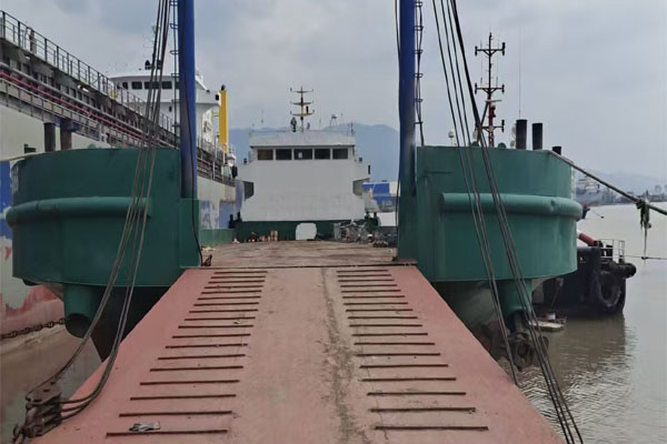 213FT 1500T LCT