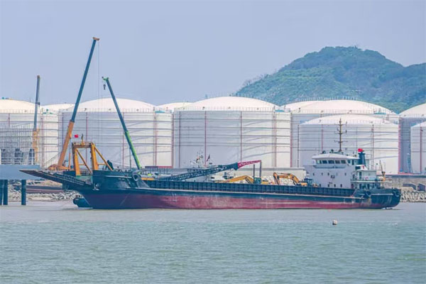 271FT 4000T LCT