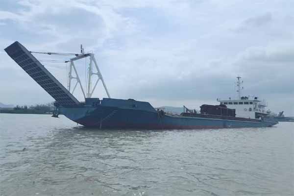 Marine vessel